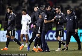 球队被嘘，萨比策：我不确定上半场1-0的表现能