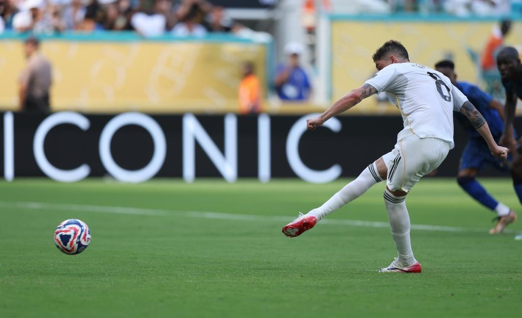 刘越：申花进攻变化少，斯卢茨基用人容易陷入“恶性循环”