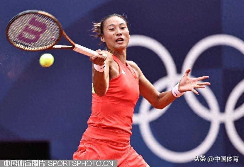 石宇奇晋级羽毛球世锦赛男单16强