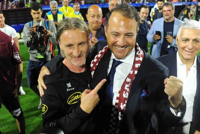 时刻实属罕 时刻实属罕