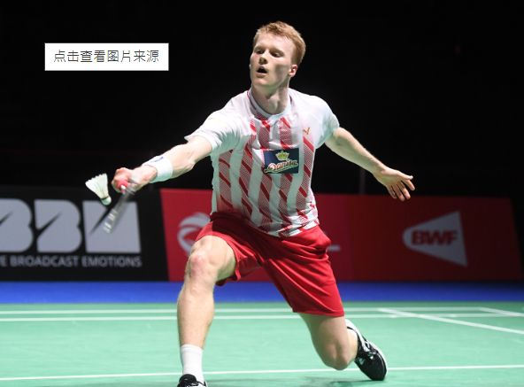 足球场上的 足球场上的